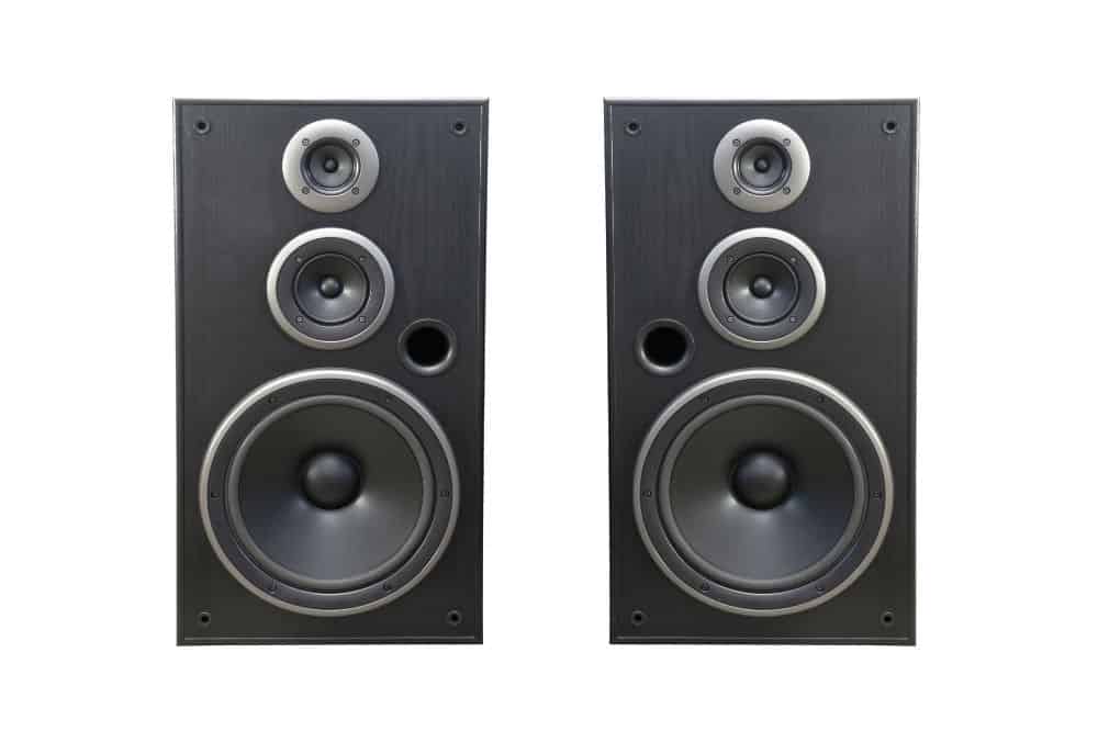 Why Powered Speakers Don’t Need an External Amp